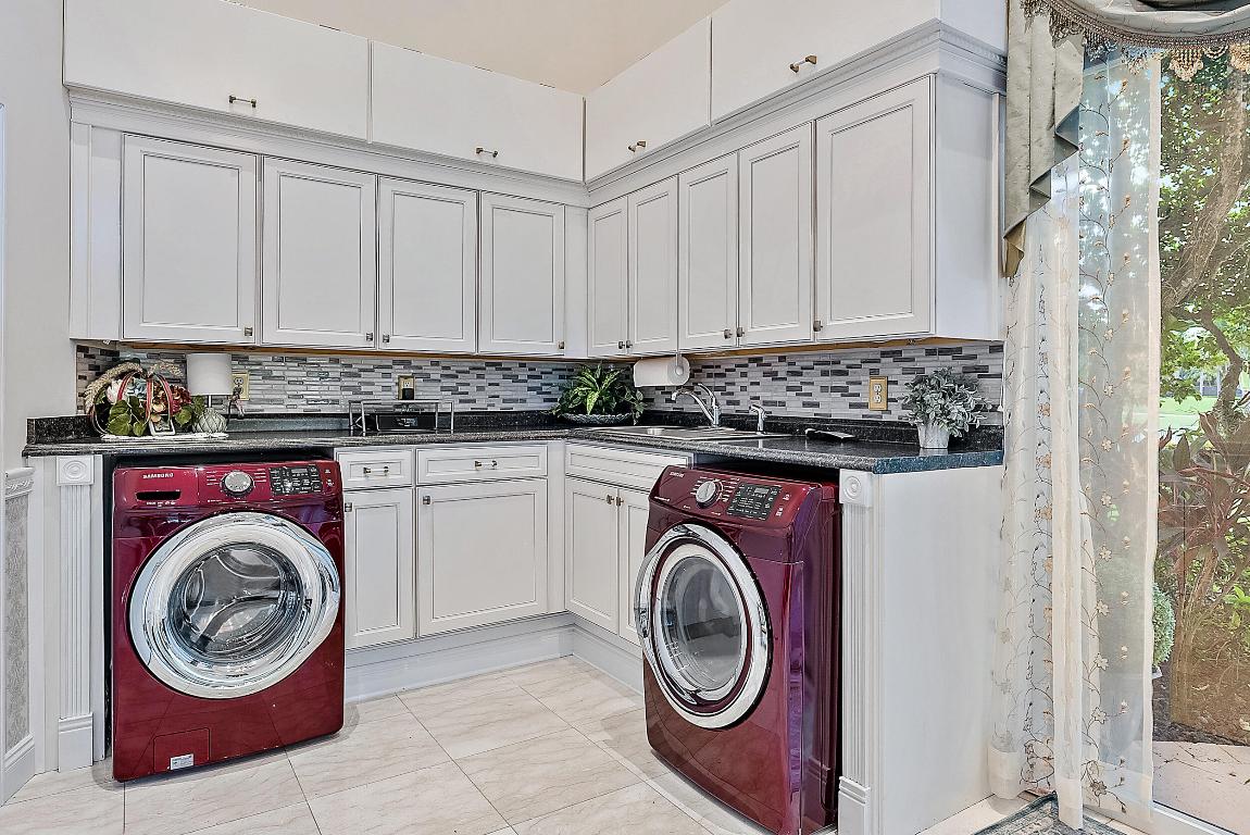 IBIS GOLF AND COUNTRY CLUB - HERONGATE - Residential