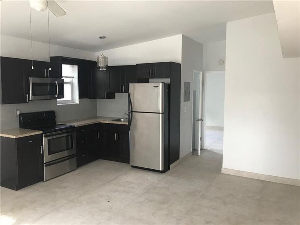 Photo of 725 S 20th Avenue #1, Hollywood, FL 33020 (MLS # B26032286)