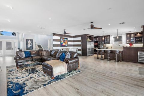 Tiny photo for 811 SE 31st Street, Boca Raton, FL 33432 (MLS # R11106479)