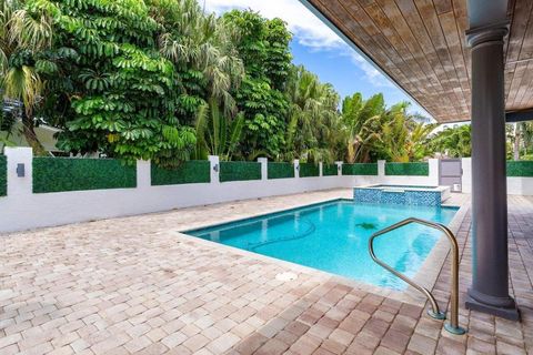 Tiny photo for 811 SE 31st Street, Boca Raton, FL 33432 (MLS # R11106479)