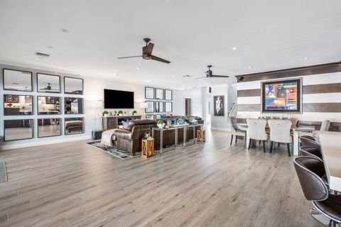Tiny photo for 811 SE 31st Street, Boca Raton, FL 33432 (MLS # R11106479)