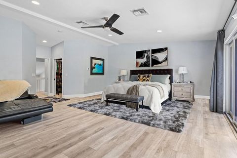 Tiny photo for 811 SE 31st Street, Boca Raton, FL 33432 (MLS # R11106479)