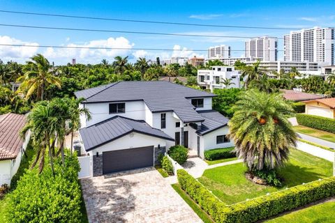 Tiny photo for 811 SE 31st Street, Boca Raton, FL 33432 (MLS # R11106479)