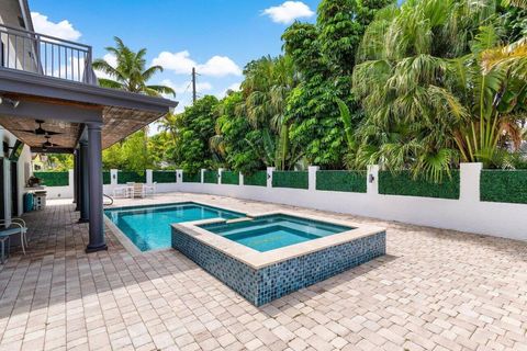 Tiny photo for 811 SE 31st Street, Boca Raton, FL 33432 (MLS # R11106479)
