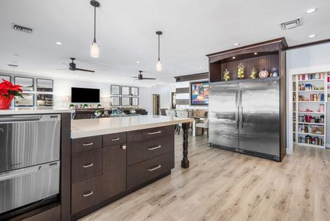 Tiny photo for 811 SE 31st Street, Boca Raton, FL 33432 (MLS # R11106479)