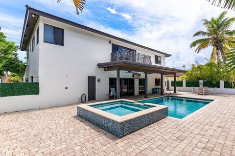 Tiny photo for 811 SE 31st Street, Boca Raton, FL 33432 (MLS # R11106479)