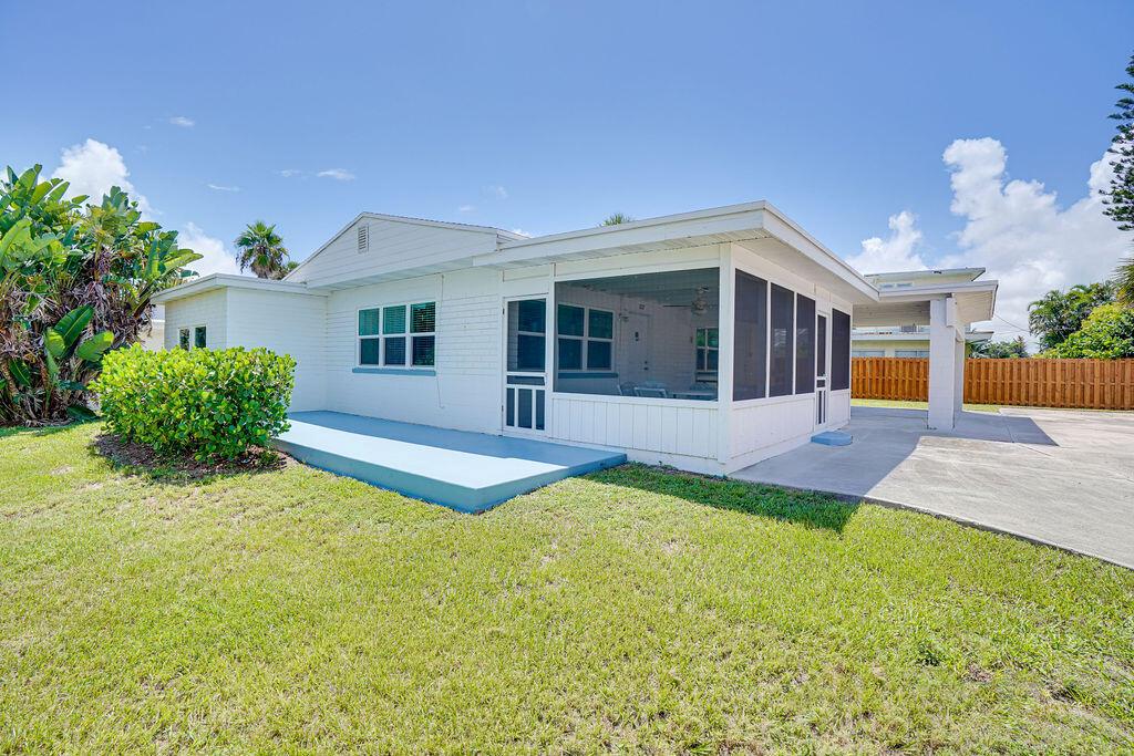 1117 S Ocean Drive, Fort Pierce, FL, 34949/$440,000 4 1117 S Ocean Drive