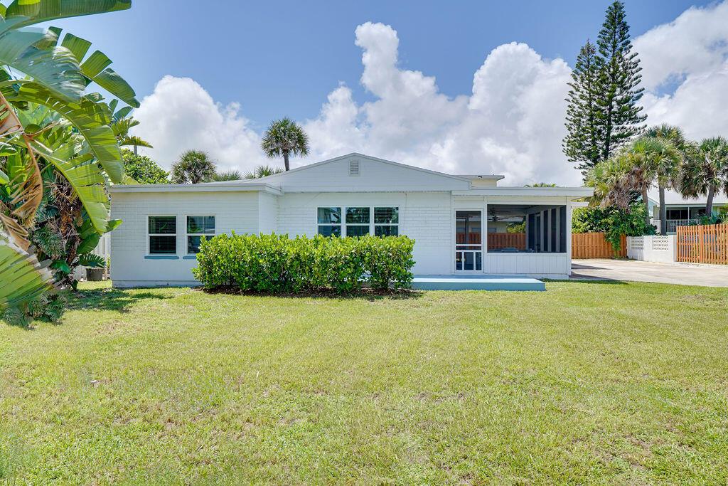 1117 S Ocean Drive, Fort Pierce, FL, 34949/$440,000 2 1117 S Ocean Drive