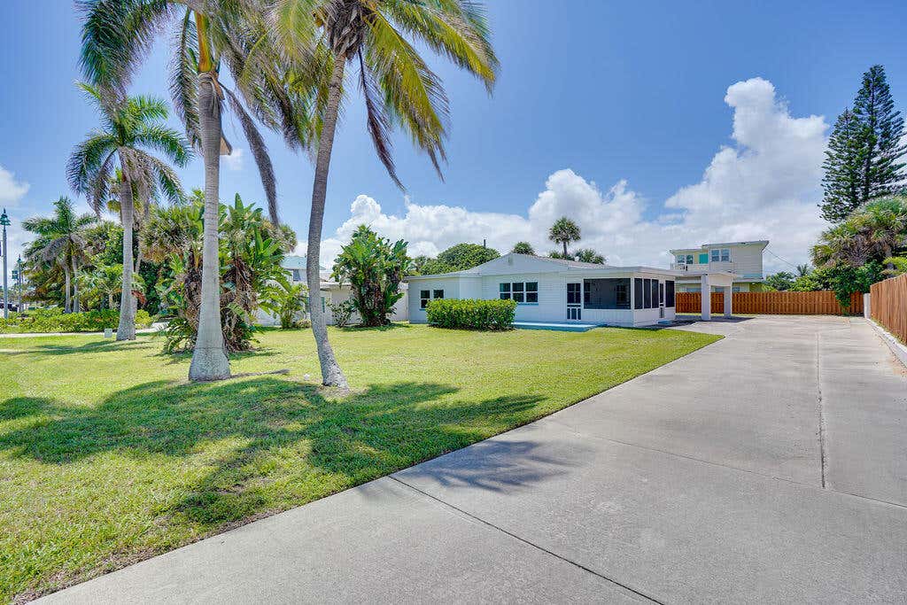Photo of 1117 S Ocean Drive, Fort Pierce, FL 34949 (MLS # R11099724)