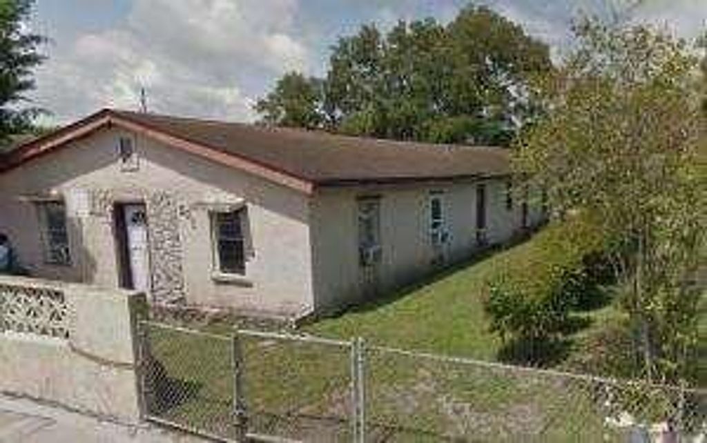 Photo of 505 N 25th Street, Fort Pierce, FL 34947 (MLS # R10749347)