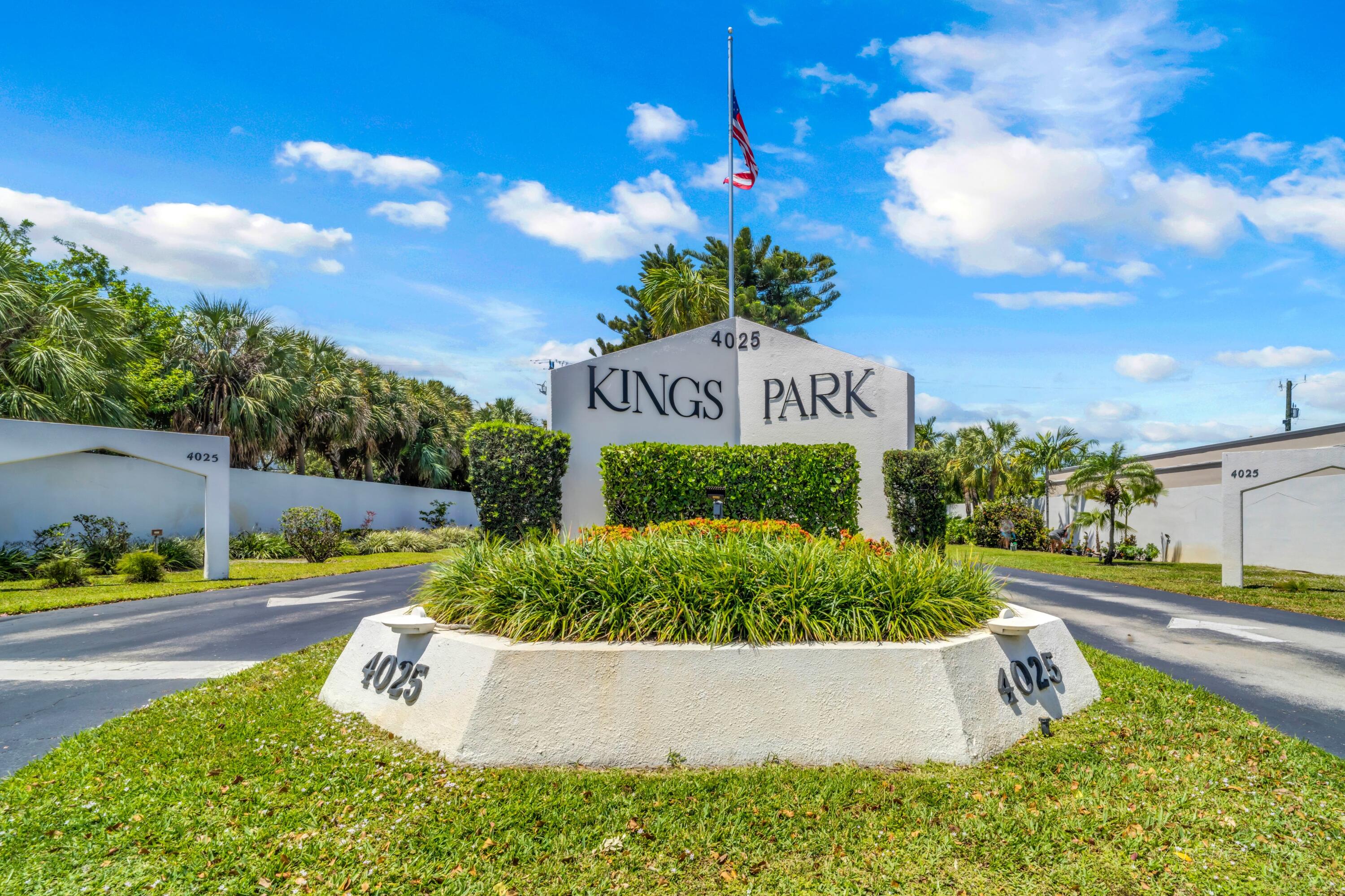 KINGS PARK GARDEN APTS CONDO - Residential