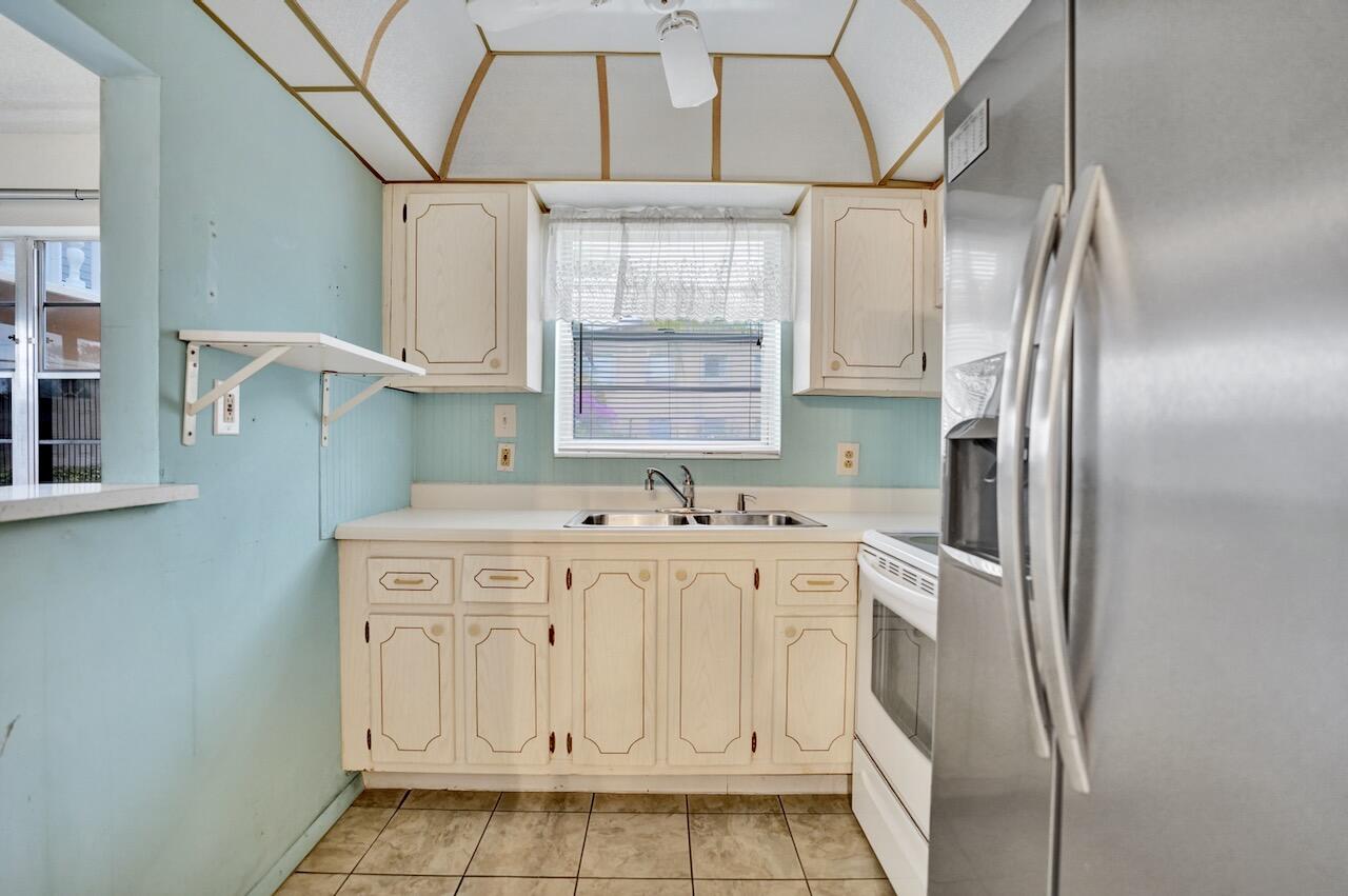 CAMDEN CONDOS - Residential