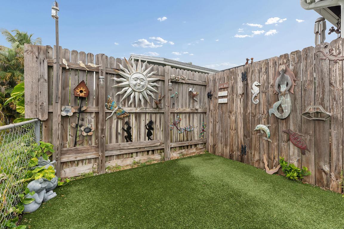 SANDALFOOT COVE SEC 6 - Residential