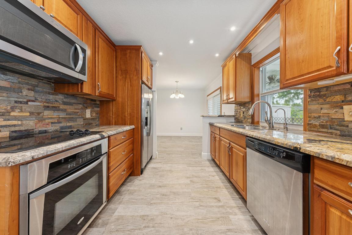 SANDALFOOT COVE SEC 6 - Residential