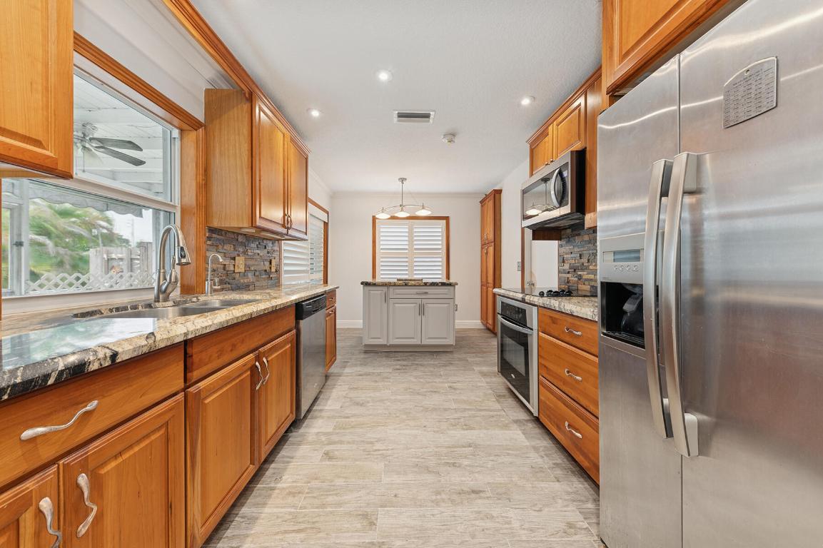 SANDALFOOT COVE SEC 6 - Residential