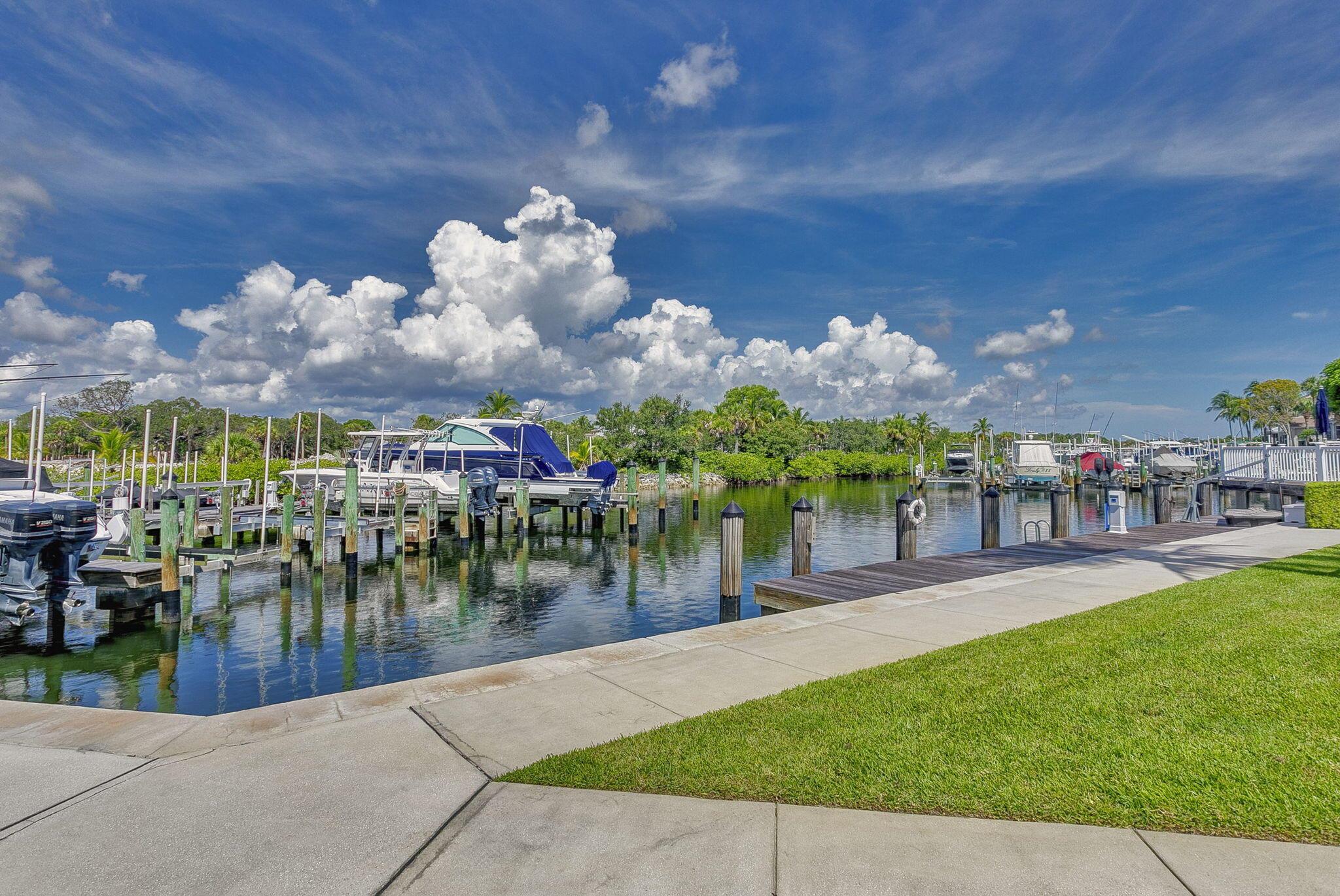 OAK HARBOUR CONDOS - Residential Lease