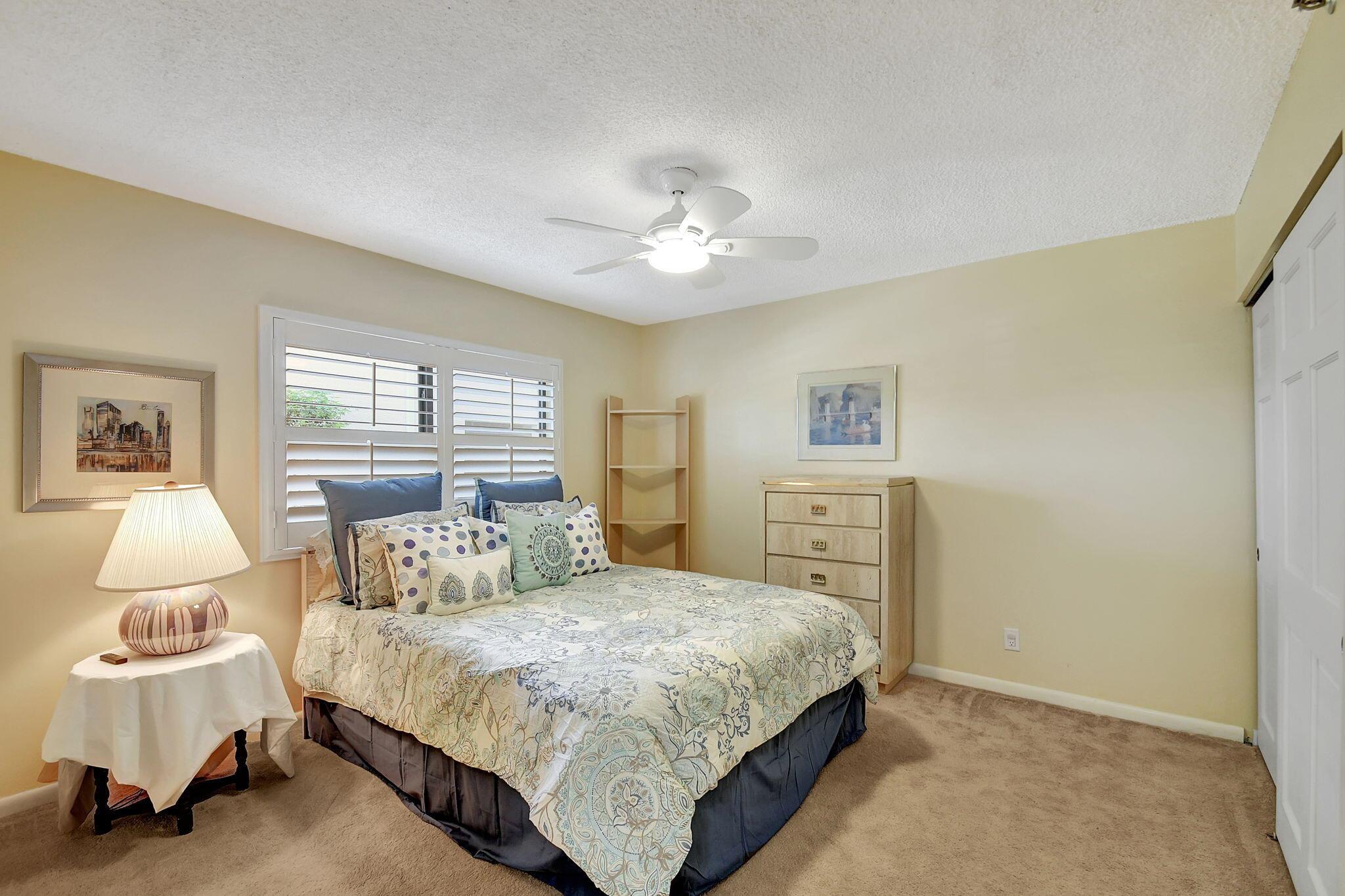OAK HARBOUR CONDOS - Residential Lease