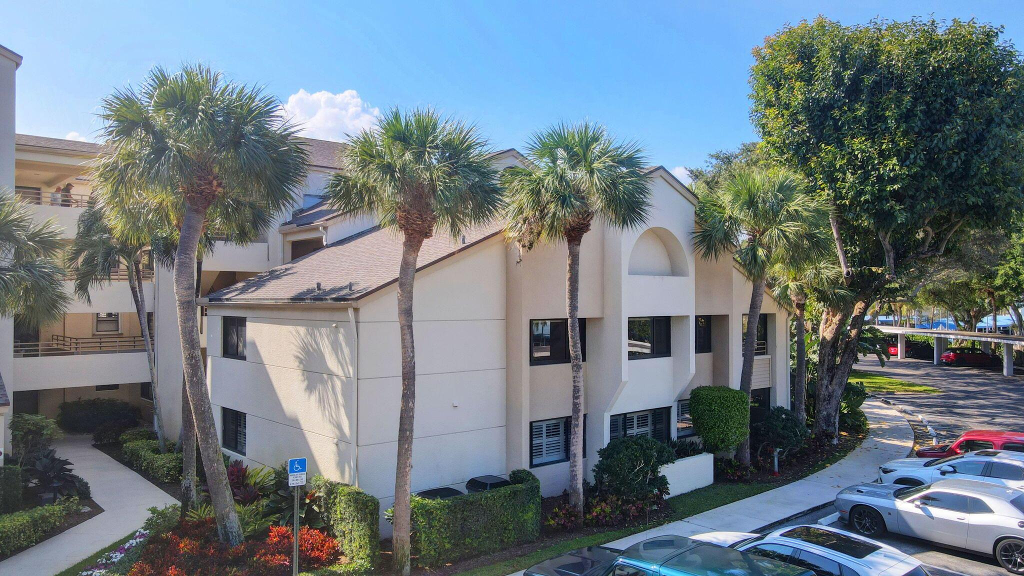 OAK HARBOUR CONDOS - Residential Lease