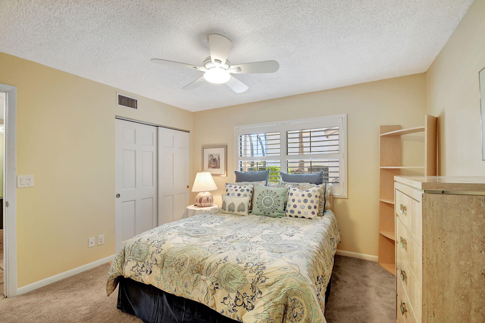 OAK HARBOUR CONDOS - Residential Lease