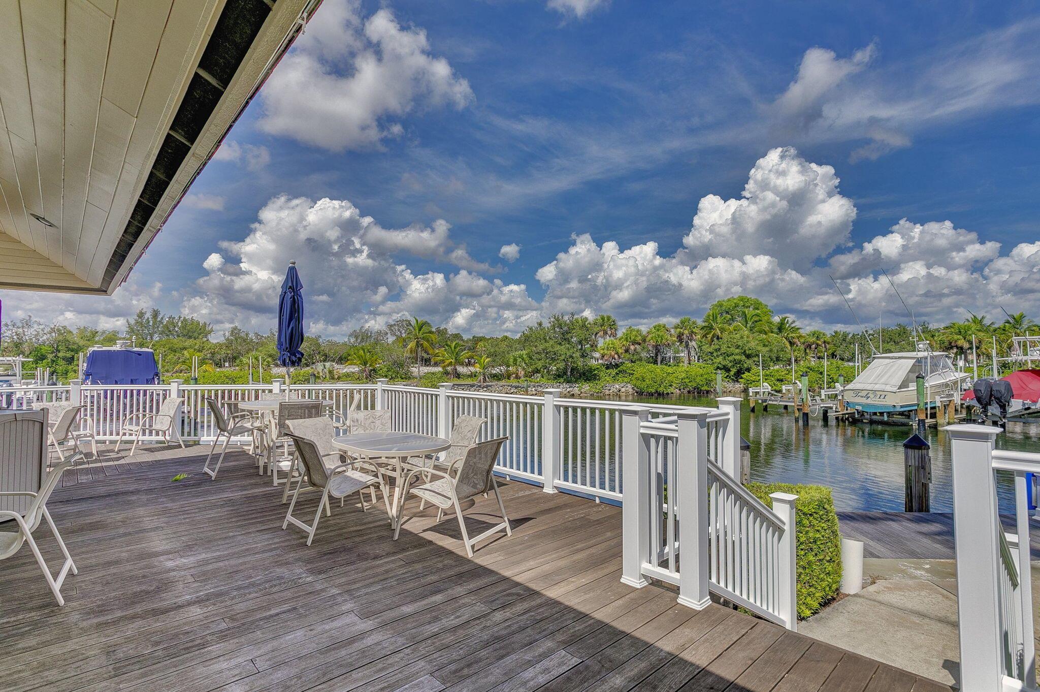 OAK HARBOUR CONDOS - Residential Lease
