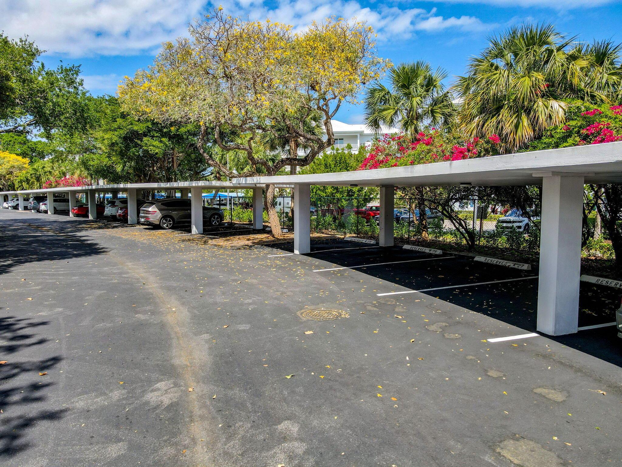 OAK HARBOUR CONDOS - Residential Lease