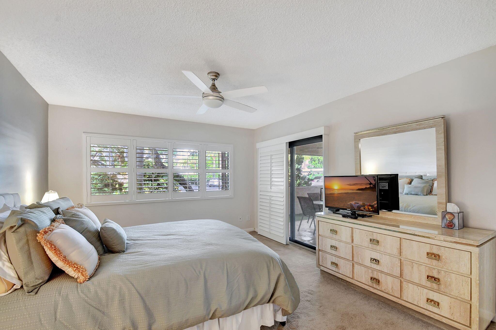 OAK HARBOUR CONDOS - Residential Lease