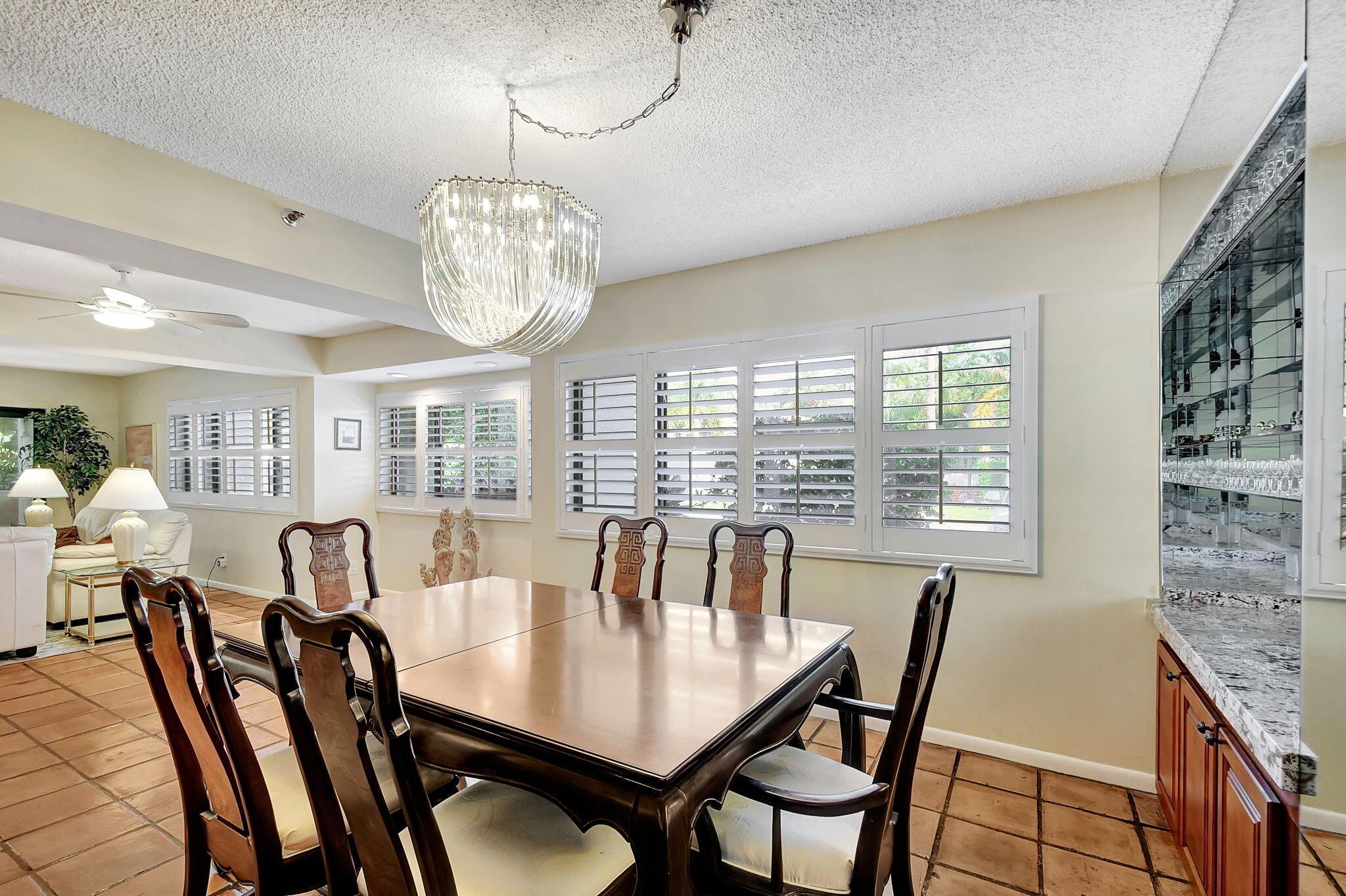 OAK HARBOUR CONDOS - Residential Lease