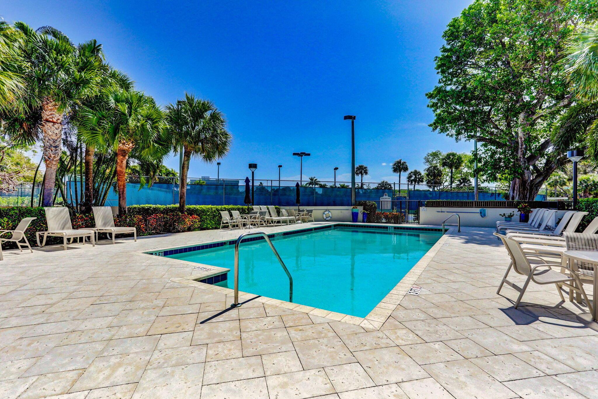 OAK HARBOUR CONDOS - Residential Lease