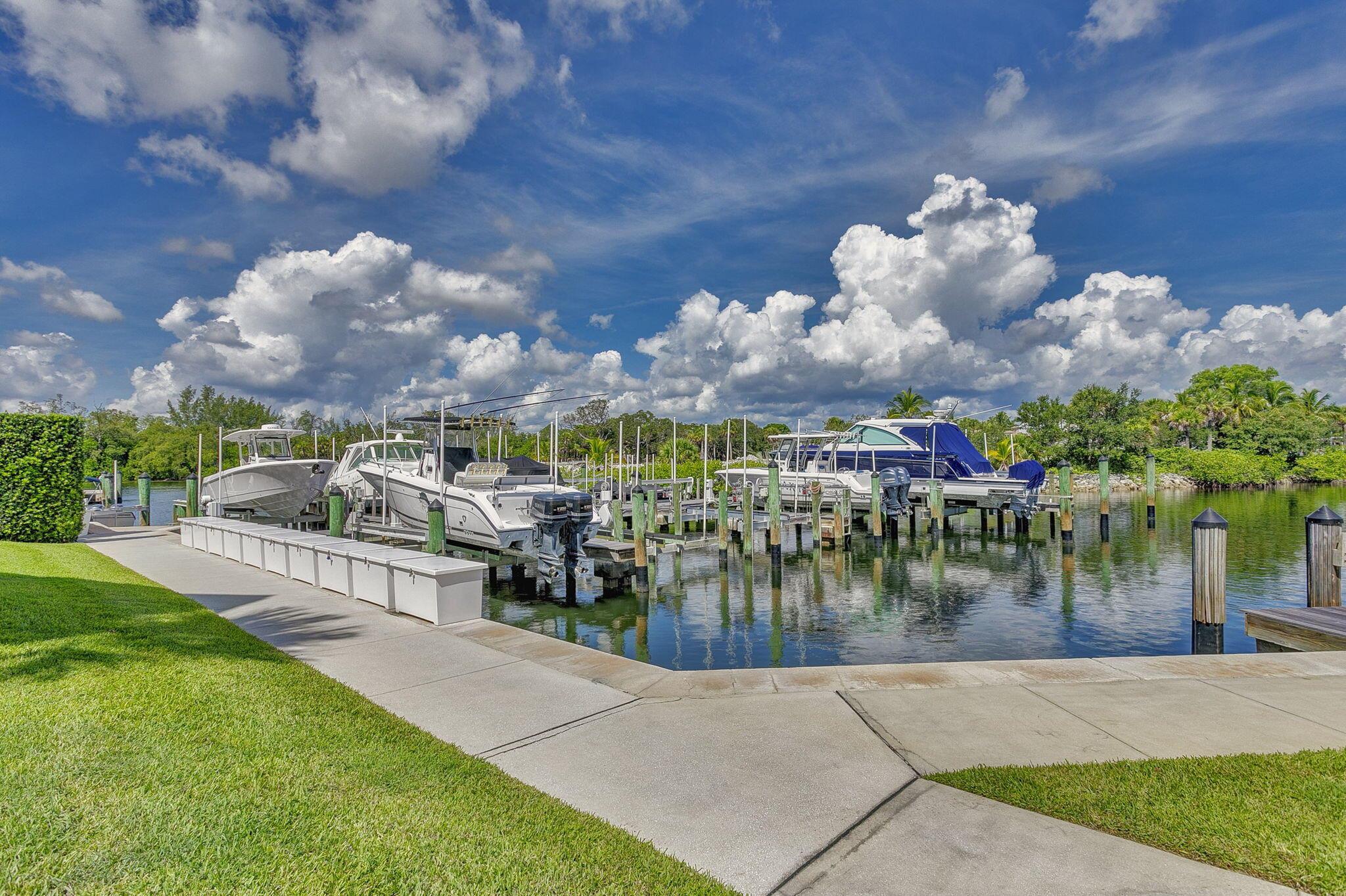 OAK HARBOUR CONDOS - Residential Lease