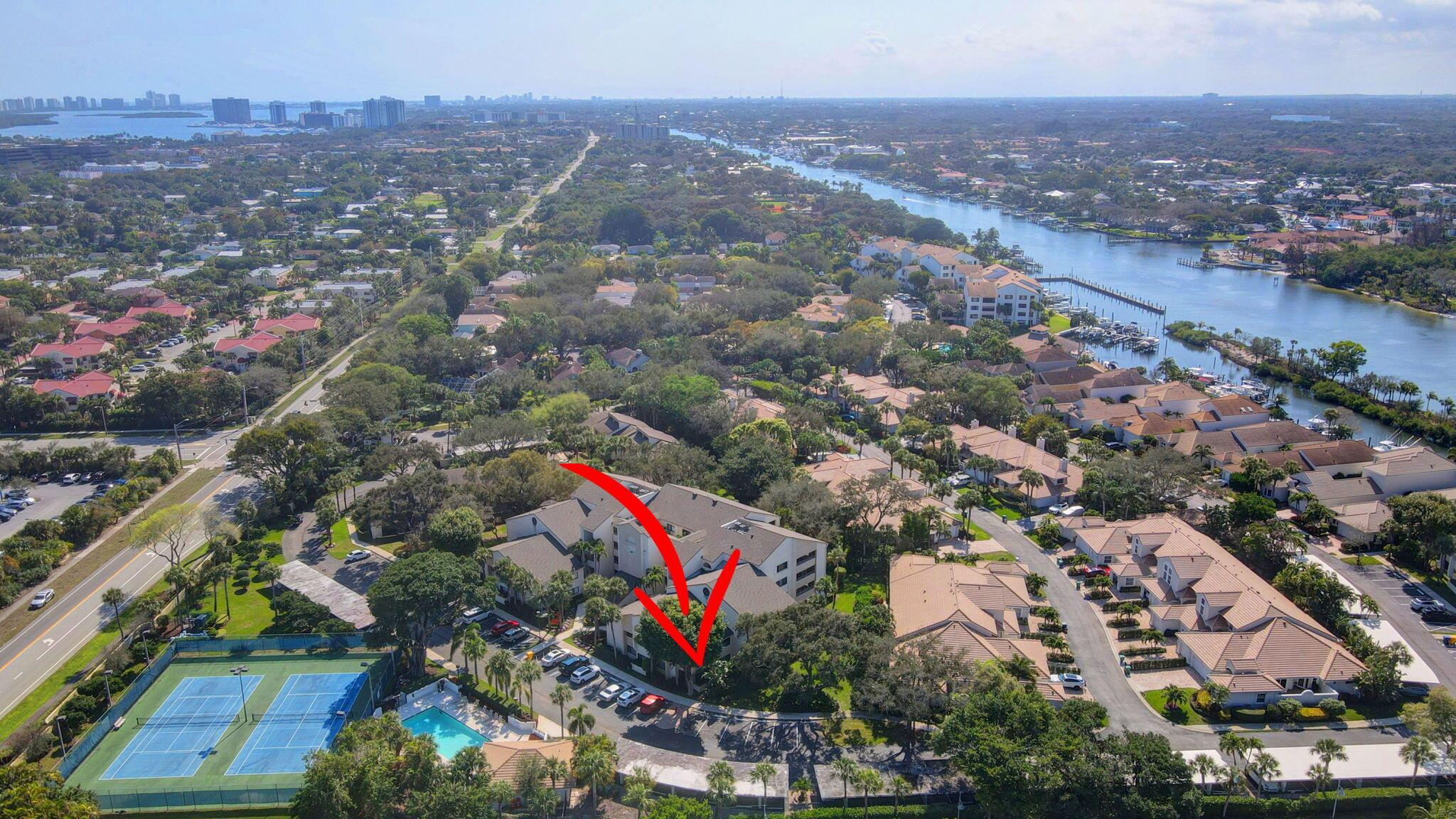 OAK HARBOUR CONDOS - Residential Lease