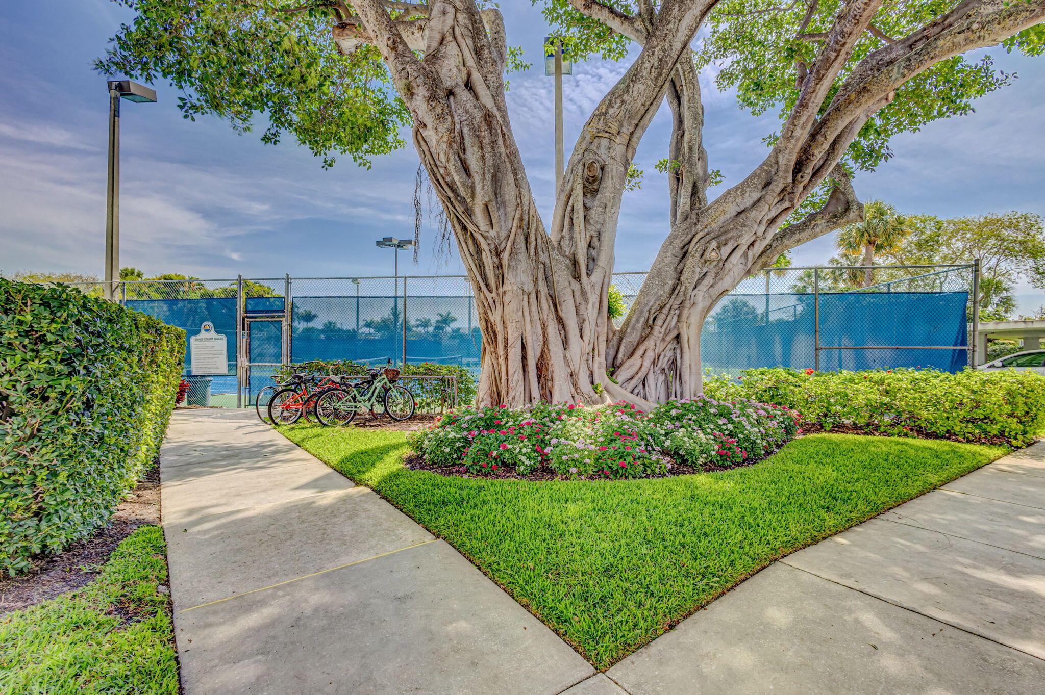OAK HARBOUR CONDOS - Residential Lease