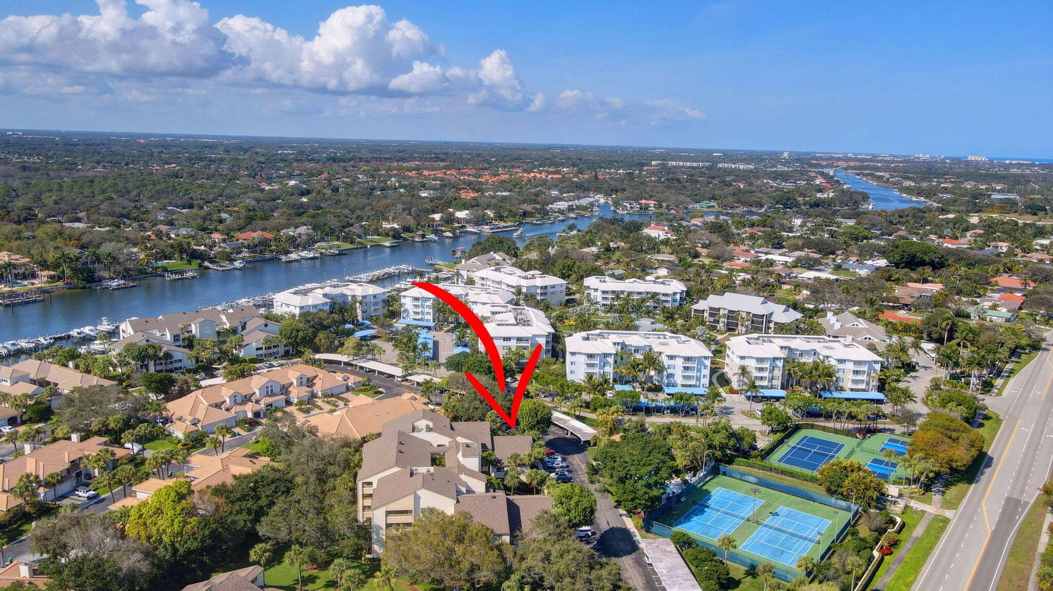 OAK HARBOUR CONDOS - Residential Lease