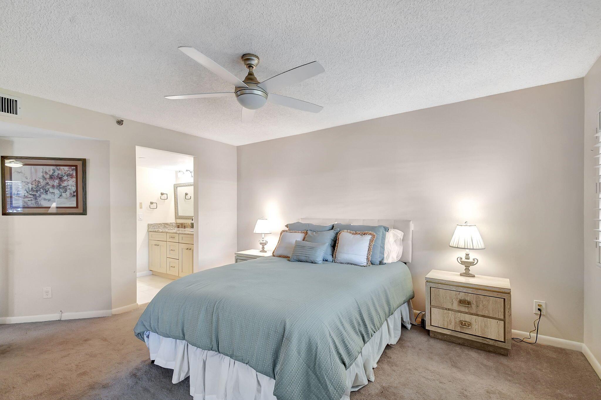 OAK HARBOUR CONDOS - Residential Lease