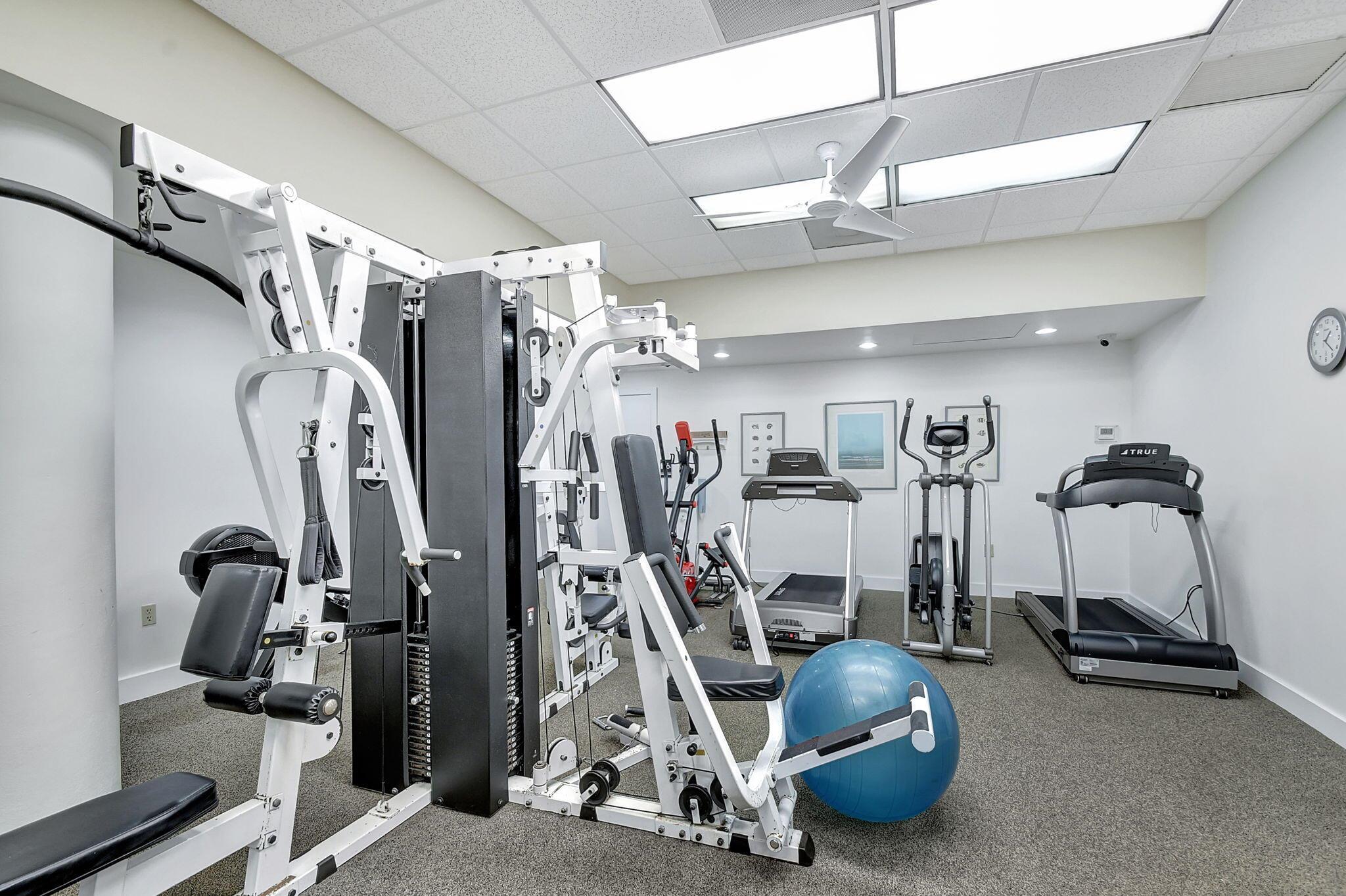 OAK HARBOUR CONDOS - Residential Lease