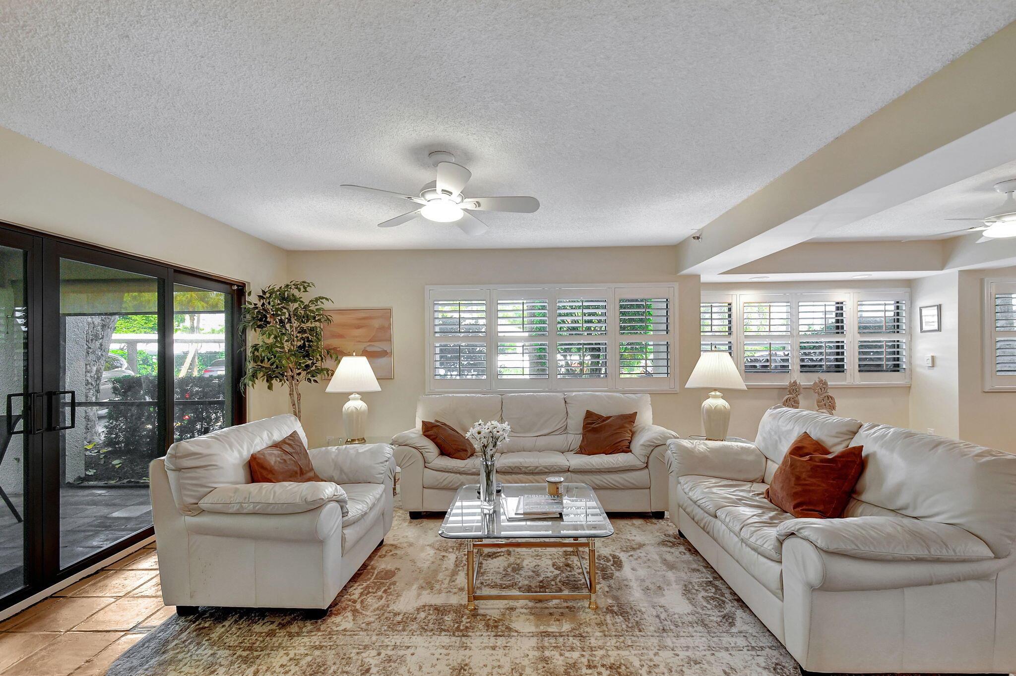 OAK HARBOUR CONDOS - Residential Lease