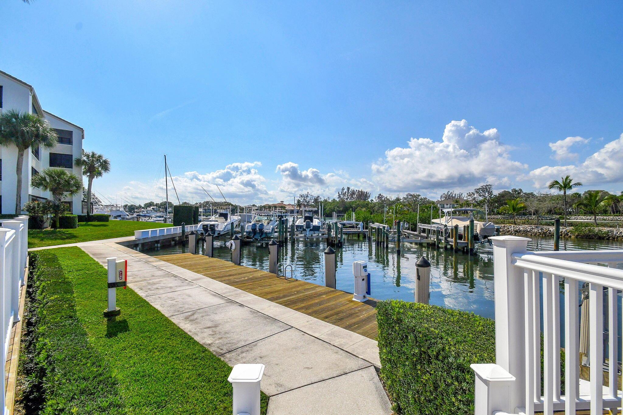 OAK HARBOUR CONDOS - Residential Lease