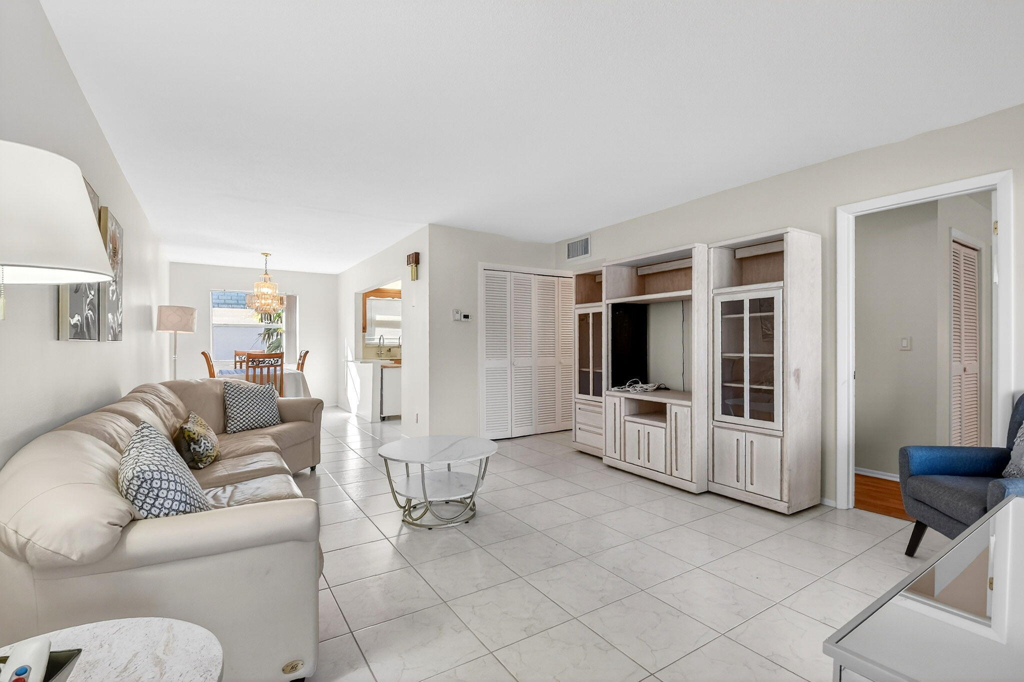 STRATFORD CONDOMINIUM - Residential