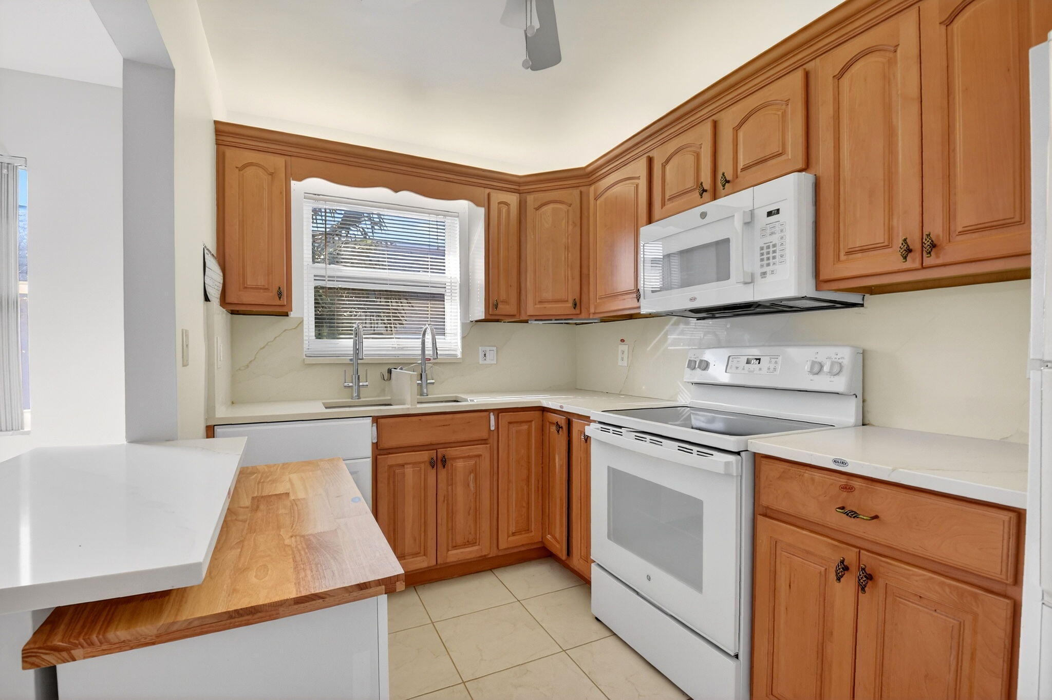 STRATFORD CONDOMINIUM - Residential