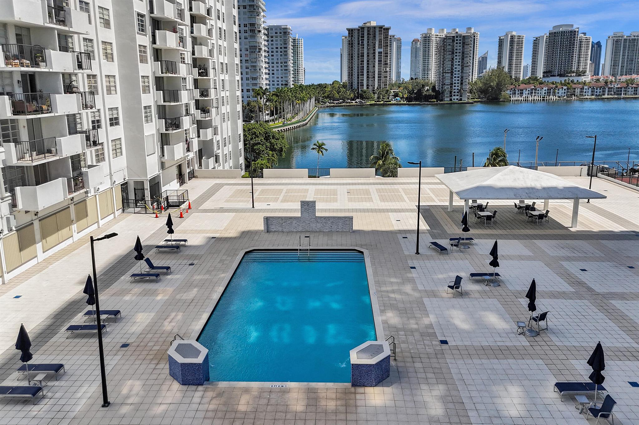 COMMODORE PLAZA CONDO - Residential