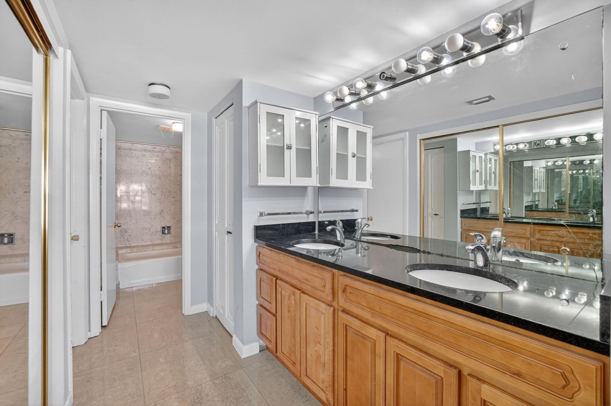 PLAYA DEL MAR CONDO - Residential