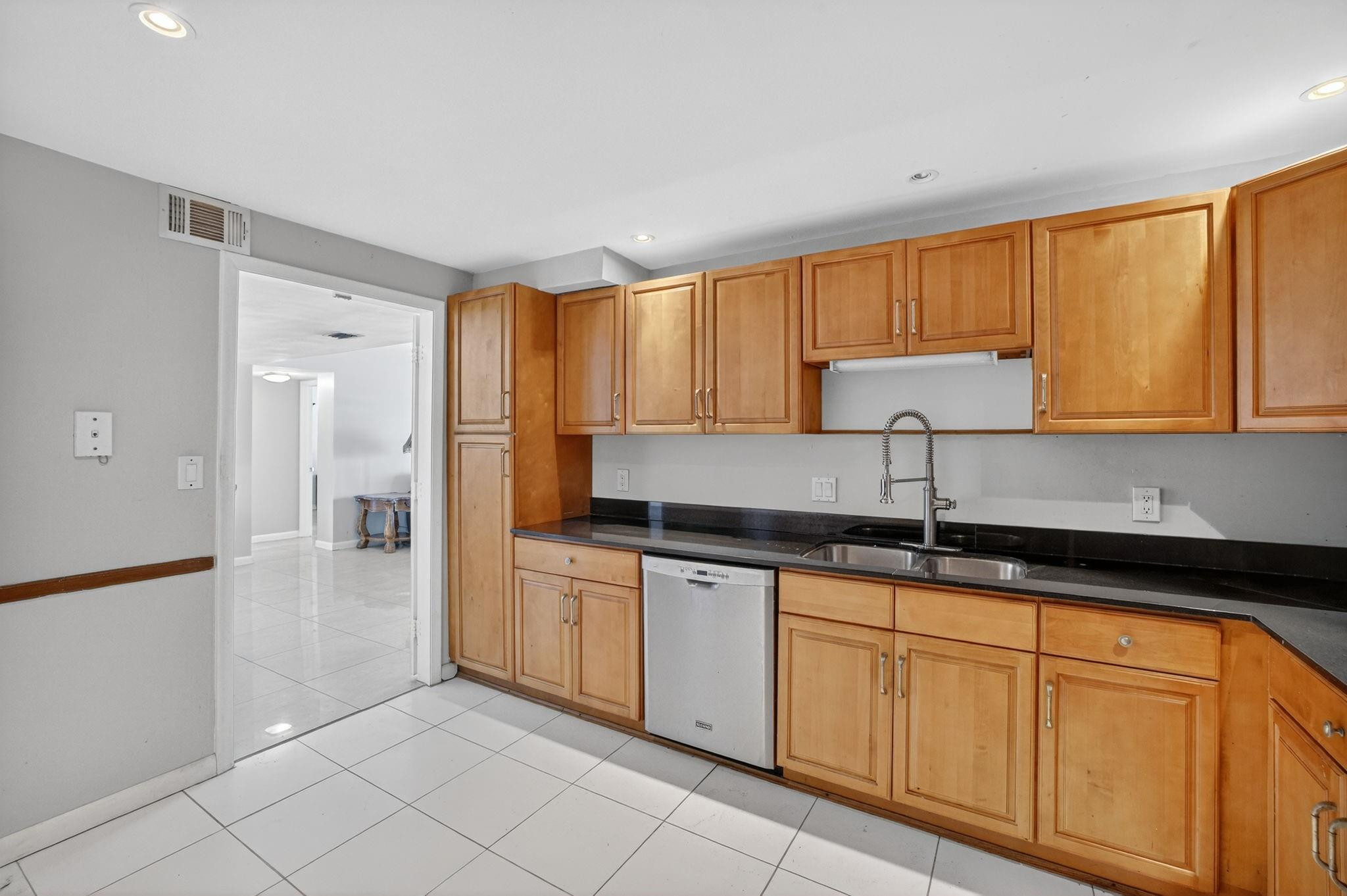 PLAYA DEL MAR CONDO - Residential