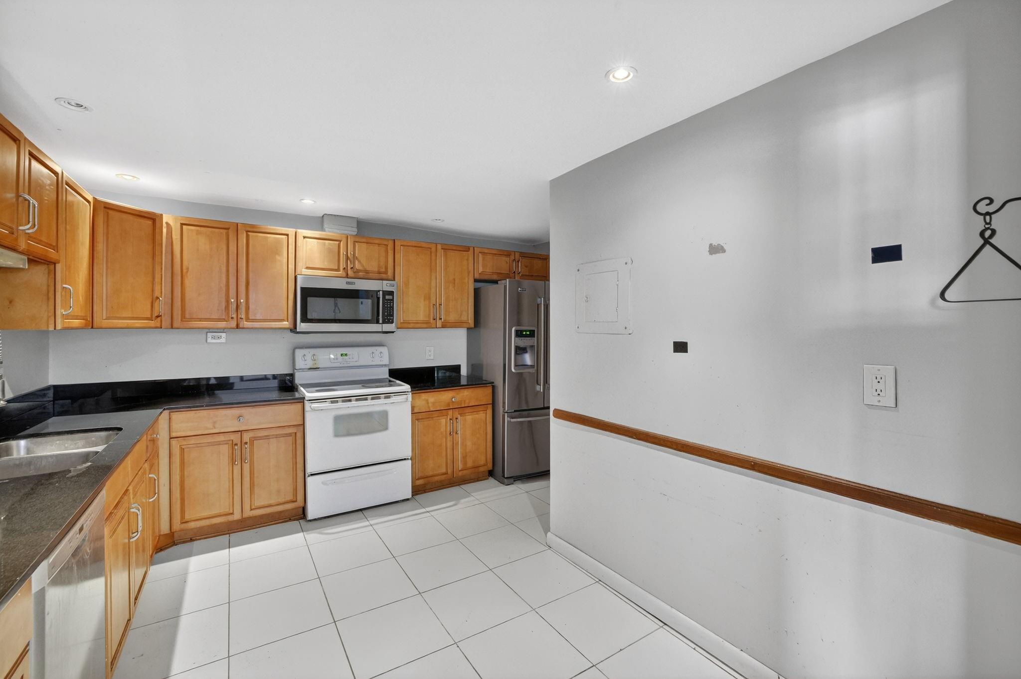 PLAYA DEL MAR CONDO - Residential