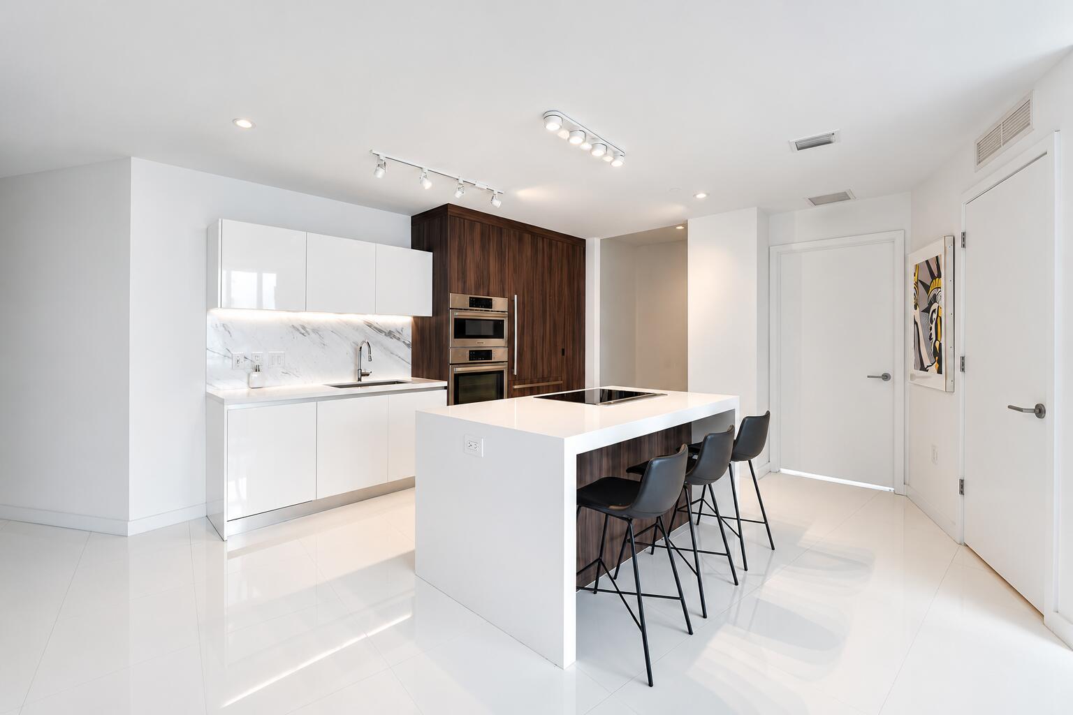 851 NE 1st Avenue 4403