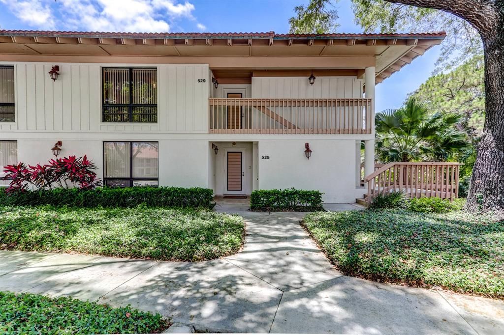 Photo of 529 Brackenwood Place, Palm Beach Gardens, FL 33418 (MLS # R10719217)