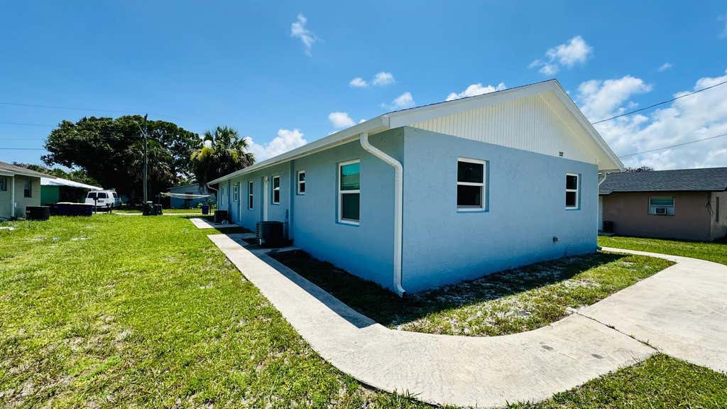 Photo of 1207 Avenue K, Fort Pierce, FL 34950 (MLS # B26055859)