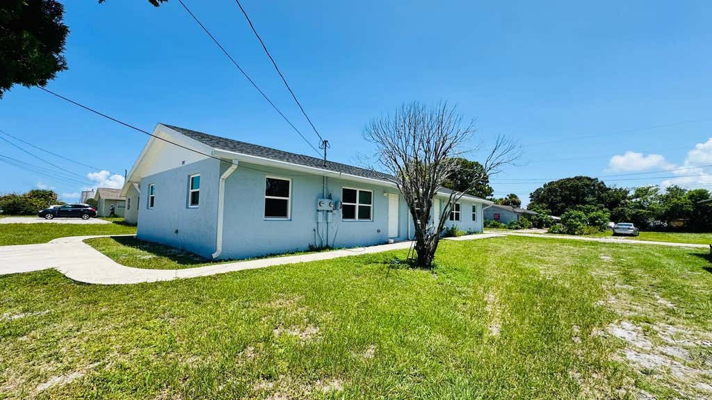 Photo of 1207 Avenue K, Fort Pierce, FL 34950 (MLS # B26055859)