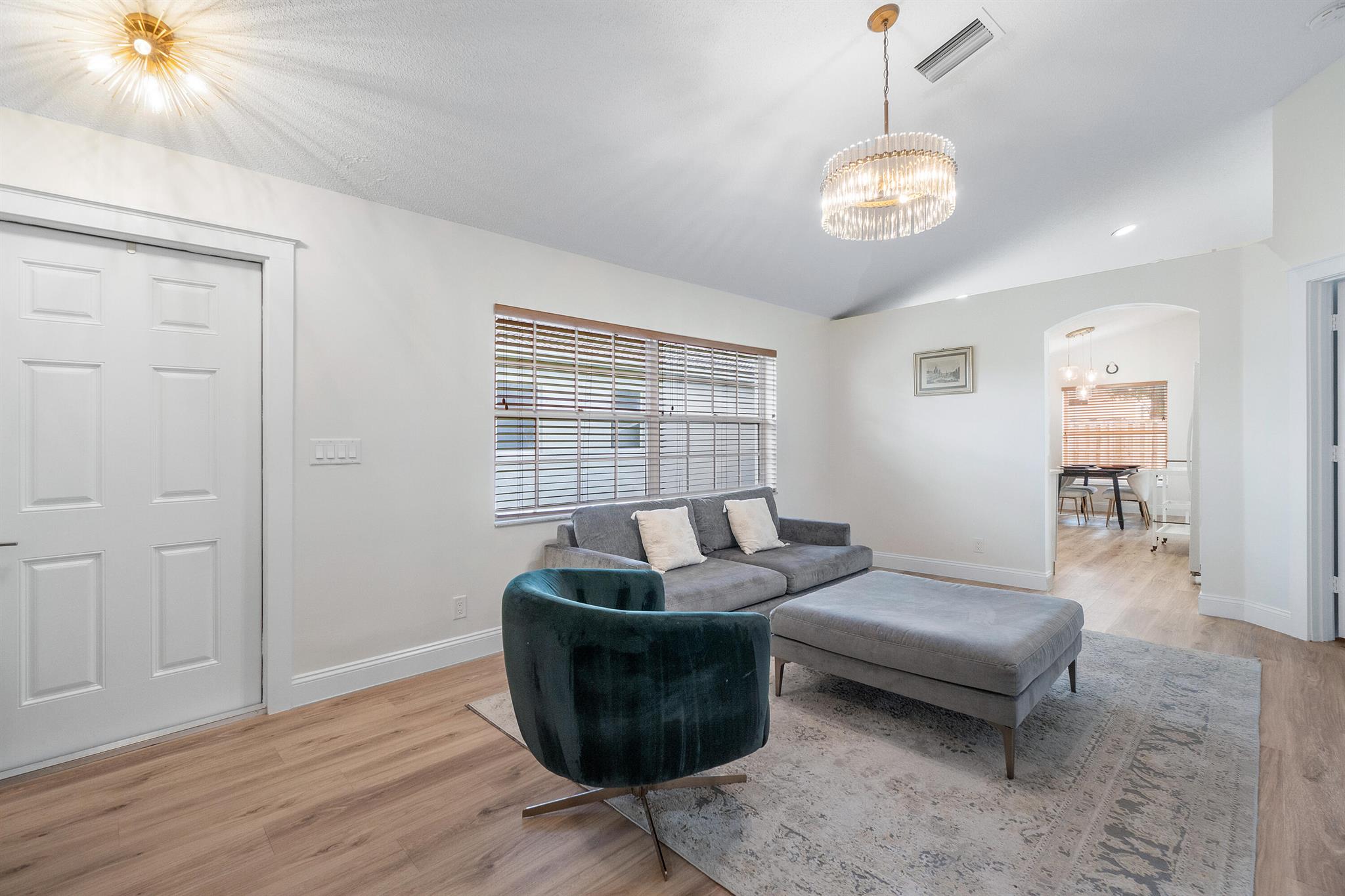 1825 Capeside Circle
