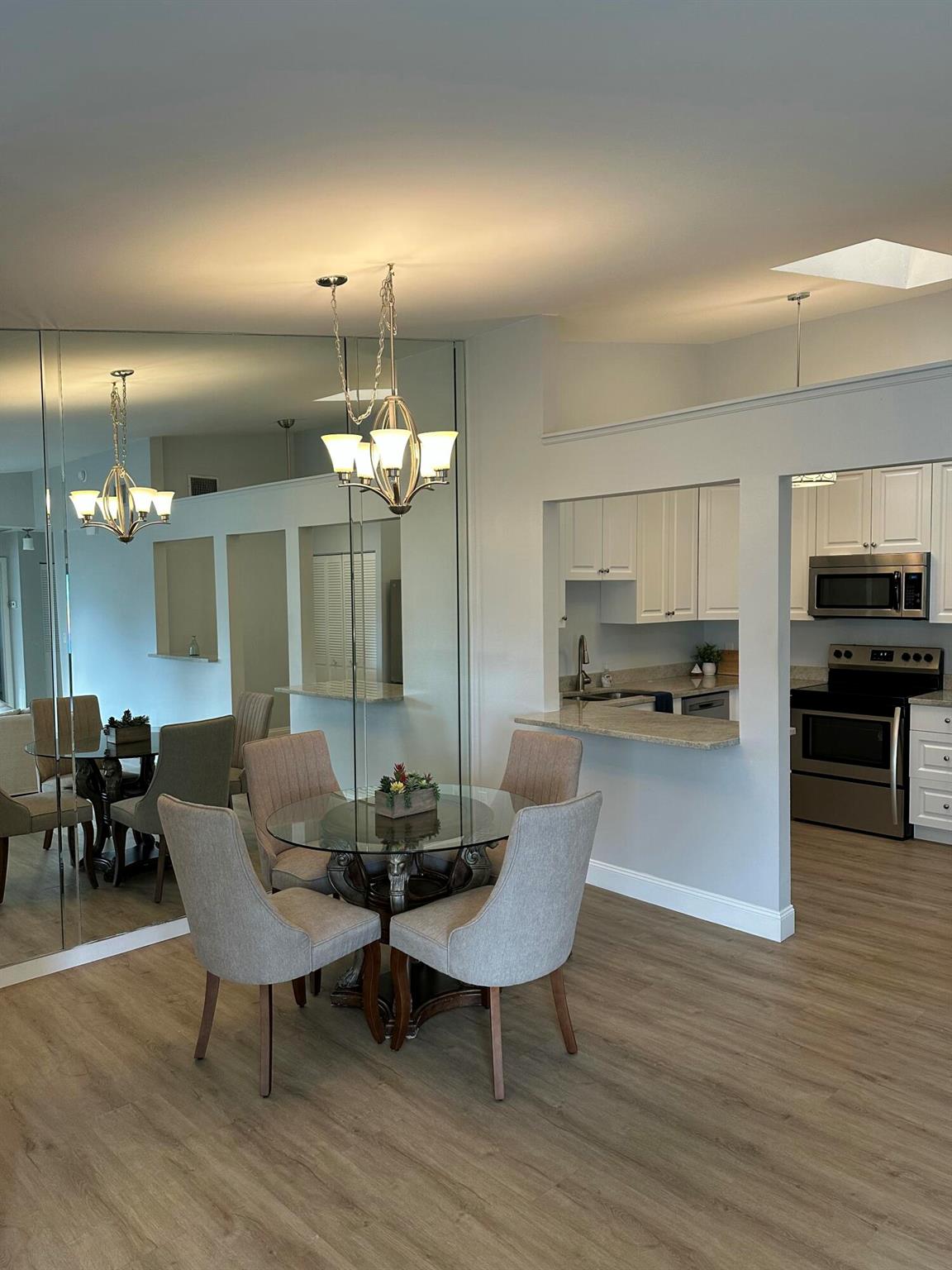 Looking for a HAPPY HOME in the heart of Boynton Beach?! Look no further! This condo is nestled in the vibrant Oakwood Lakes Community. Featuring 2 bedrooms (with LARGE walk in closets), 2 bathrooms, an open living and dining room, multiple entrances to your PRIVATE gated patio on the pond; this charming home has all you could ask for. Located on the first floor - with plenty of parking nearby - don't pass up the opportunity to live in a 55+ neighborhood close to the best shopping in Boynton Beach.Comcast internet and Cable included!