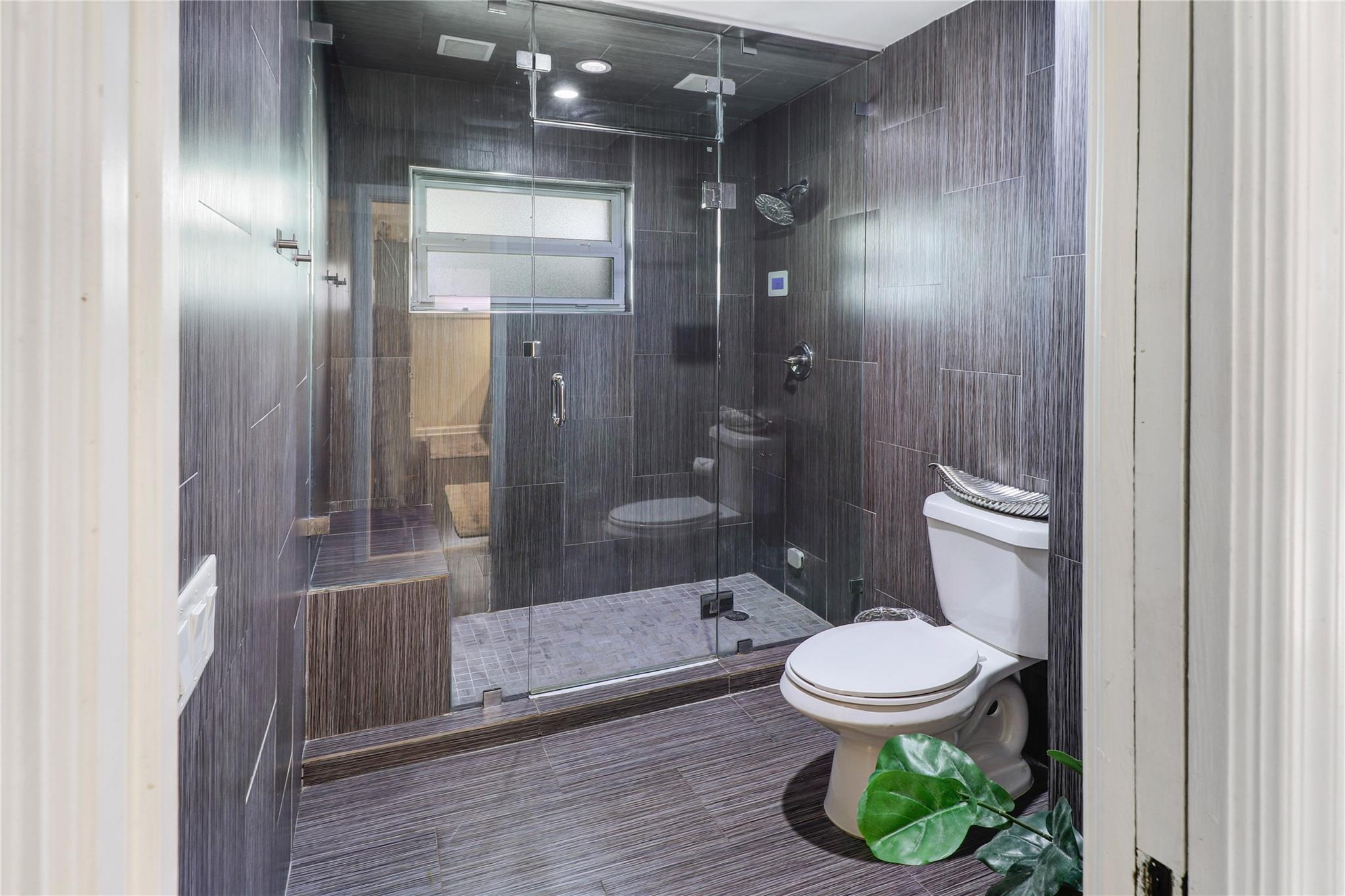 Riviera 6-17 B - Residential