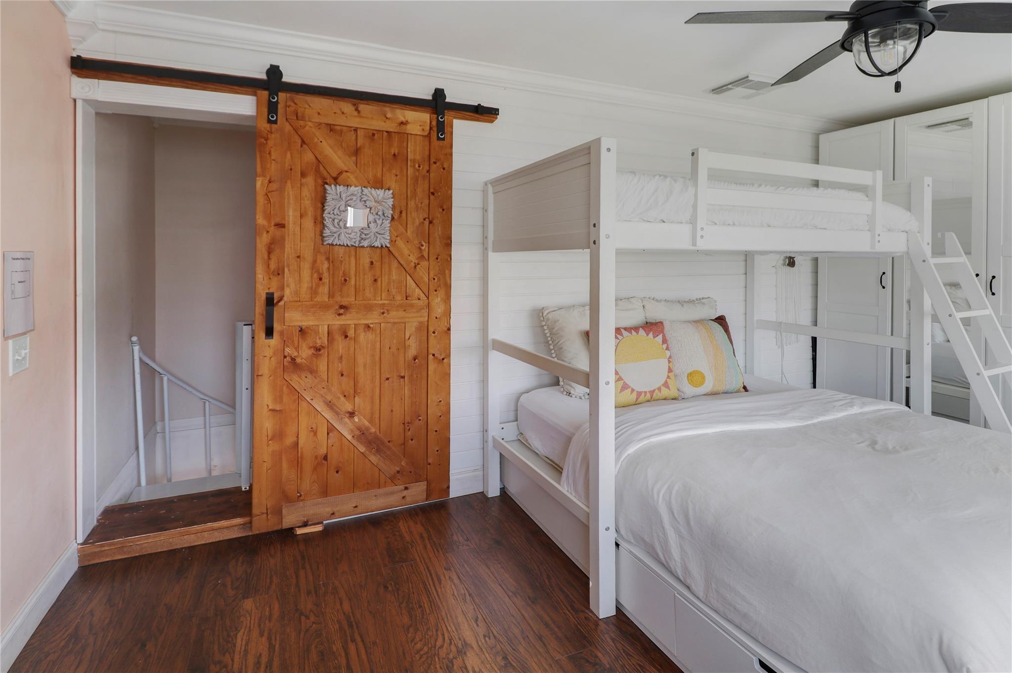 Riviera 6-17 B - Residential